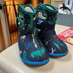 Bogs Kids Dinosaur Print Boots - Black and Teal